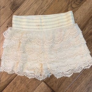 Lace ivory stretch shorts XL size 12